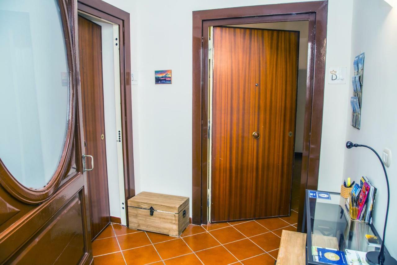 Domus Donnaregina Appartamento *